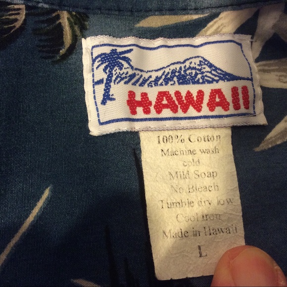 Classic Hawaiian Mens Shirt made in Hawaii - Picture 6 of 6
